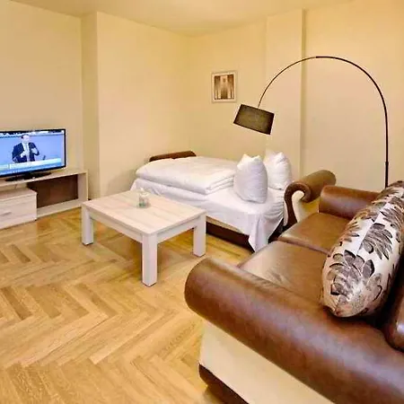 Amc Bundesallee 3*