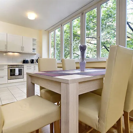 Amc Bundesallee فندق 3*